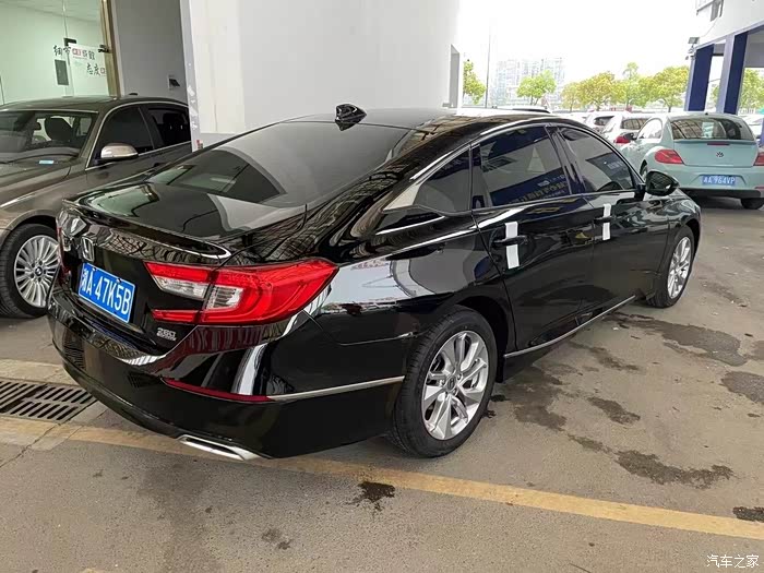 18年本田雅阁双电动座椅8万公里车况精品加装氛围灯