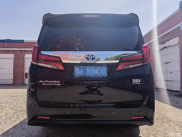 出一台2020年11月底上牌,尊贵埃尔法,5万公里,全车原漆