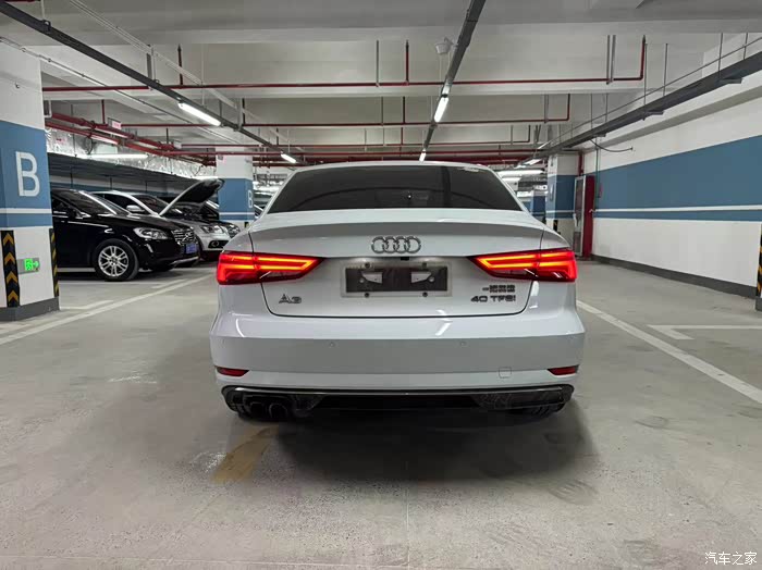 出一台17年7月上牌奥迪a3,2.0t性能小怪兽,白外黑内