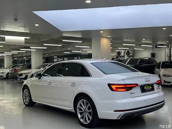最新到家19年奥迪a4l车况精品40时尚实表4万公里双