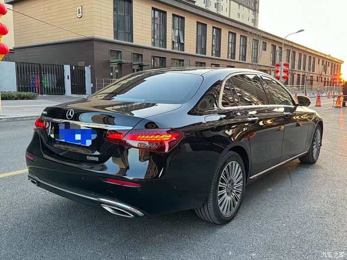 22年奔驰e300l豪华版1万多公里原漆