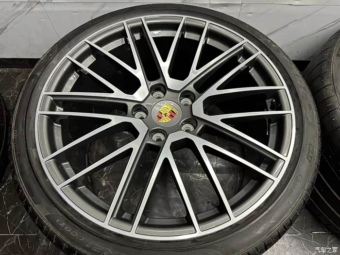 刚拆下来的保时捷911 前20后21寸 原厂正品德国产拆车轮
