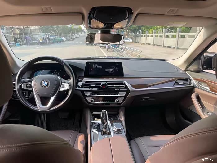 亏本出这台宝马5系20年宝马525li豪华套装公里数5万多