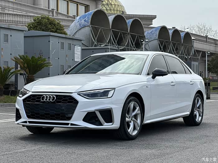 出售20年奥迪a4l豪华5万公里感兴趣私信我