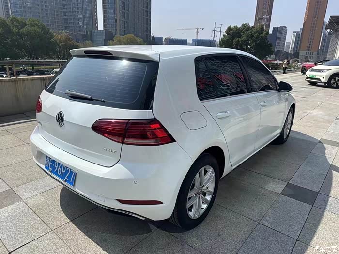 18年3月大众高尔夫16l精品一手车刚好10w公里内饰嘎嘎