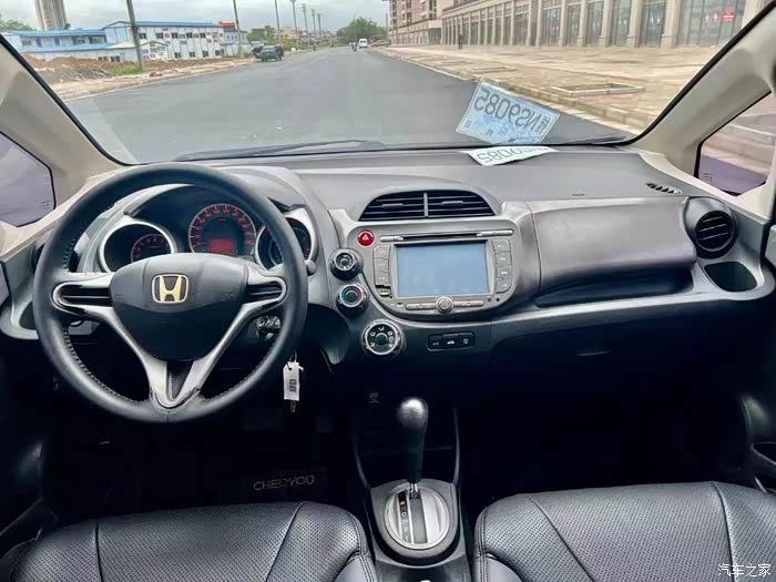 2012年10月一手车本田飞度13l自动