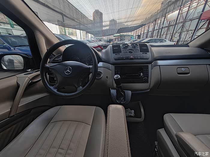 新到2010年7月上牌的奔驰唯雅诺25自动7座精英型天