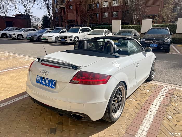 2009年奥迪tt敞篷已经由北京外迁内蒙车况板正1