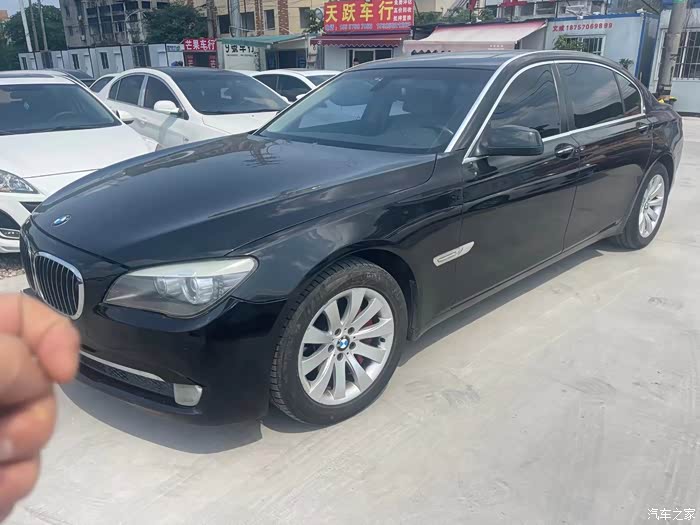 新到一手09年宝马740豪华版车况精品!