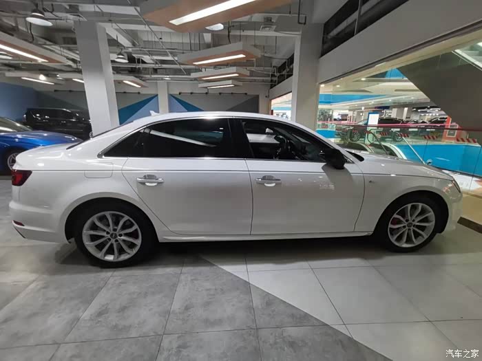 无锡出一台四驱奥迪a4l 18款45个运