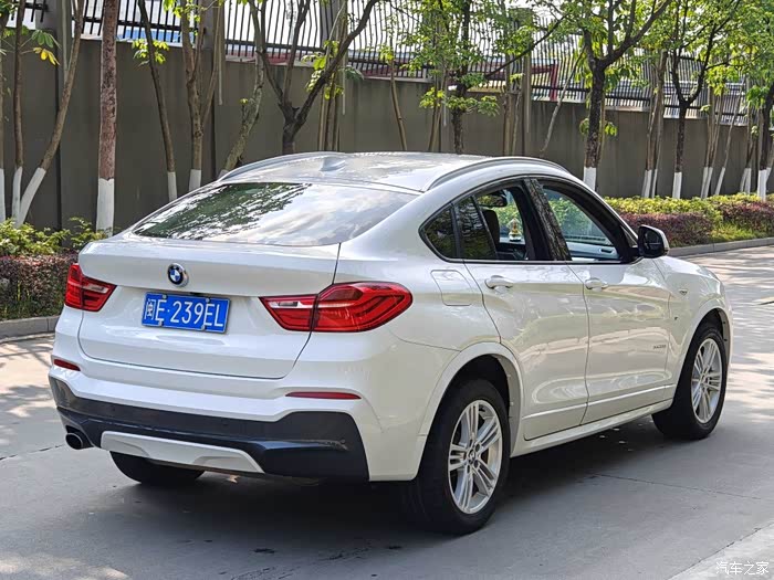 宝马x42018年1月上牌20t原版1个面喷漆