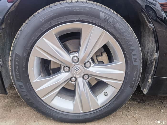 14代丰田皇冠出一套17寸轮毂个人一手轮胎23550r