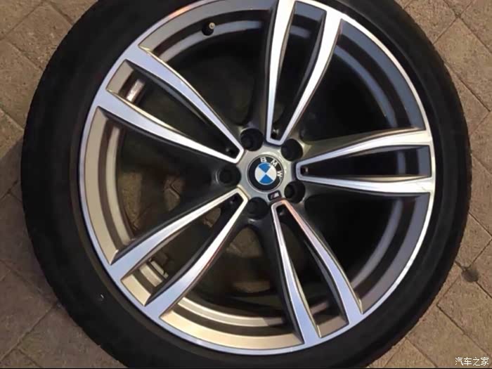 宝马730轮毂19寸带胎一套原车升级20寸拆下来的