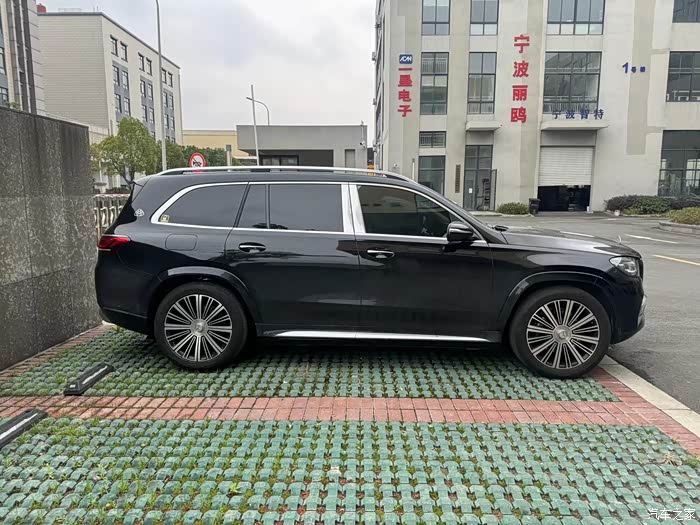 最新买入21款迈巴赫gls480企业一手车98原漆3