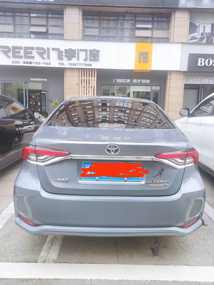 个人私家车非运营车辆2019款丰田卡罗拉双擎精英版十月上牌