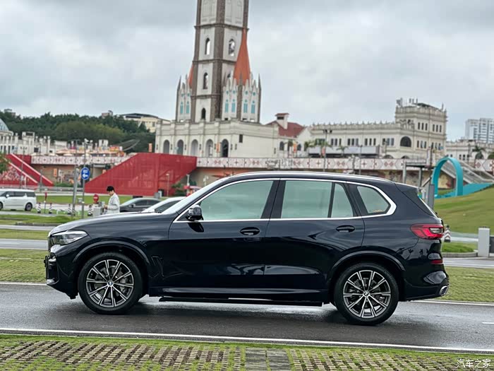 出售宝马x5(进口)21款30im运动套装,20年10月上牌