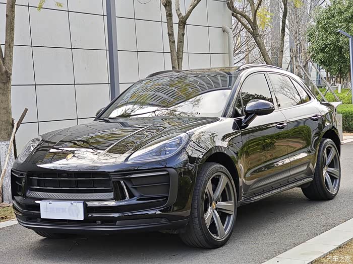22年上牌云南首台黑武士选配保时捷macan原版原漆1
