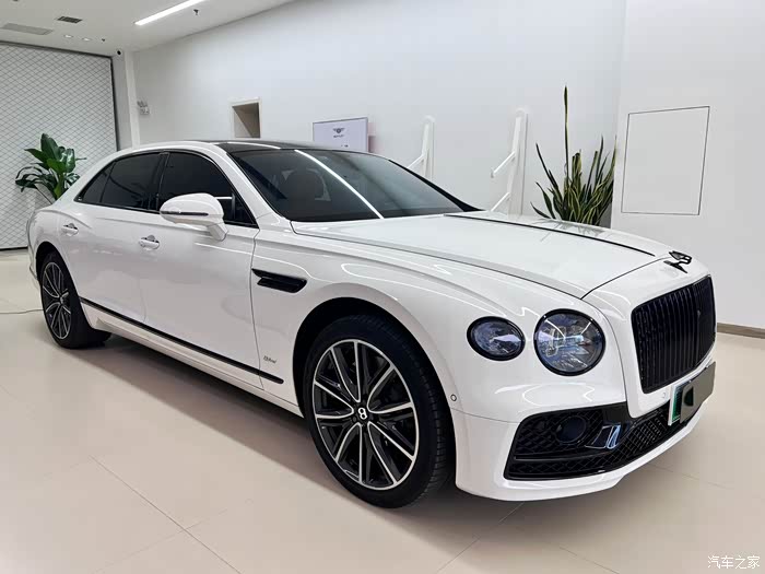 【图】飞驰插电混动 外观:冰川白 内饰:热刺红鲸鱼黑_宾利论坛_汽车之