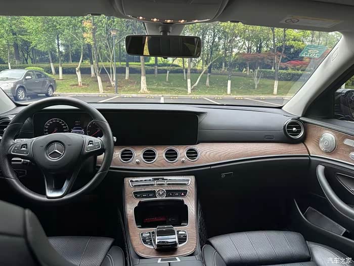 最新拿下18年18款奔驰e200l私家一手整车原版带90