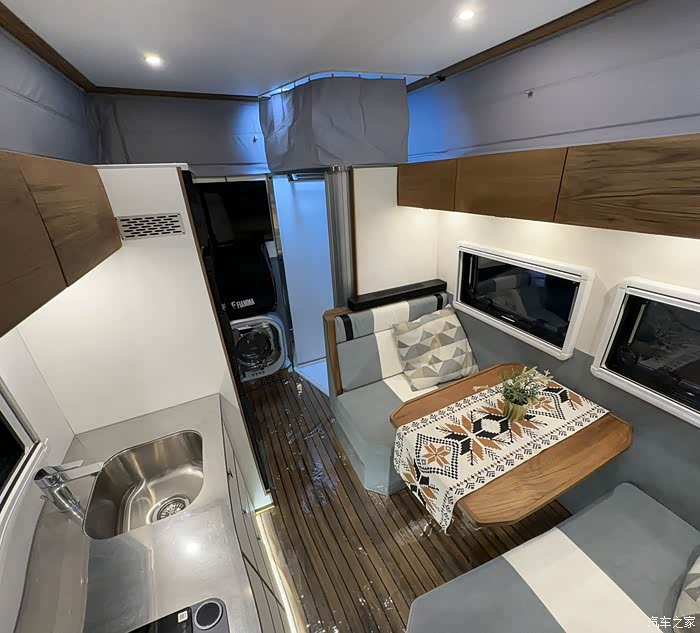 【图】旅美奇域f150u单排四驱越野房车外观内饰合集_福特皮卡论坛