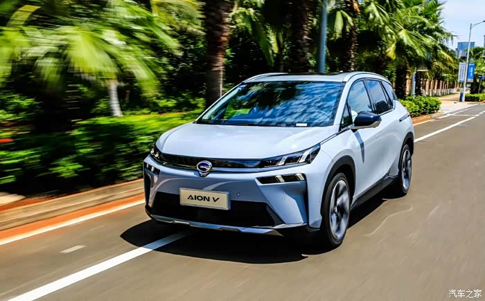 周末时光全家去了广汽埃安4s店,让人眼前一亮的就是广汽埃安v