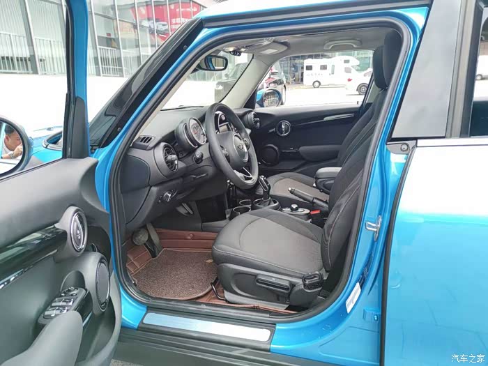 最新到店2019年minioneplus五门版全车原