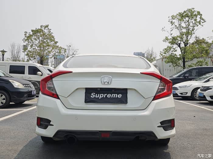 17年5月上牌本田思域10t舒适版安全行驶12w公里