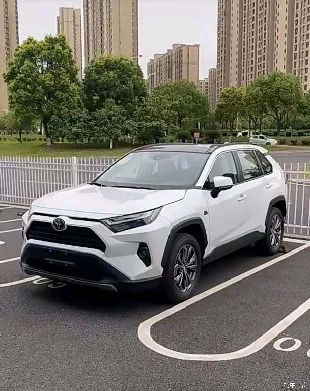 荣放风尚plus首付20% 36期还是60期 多少米落地合适