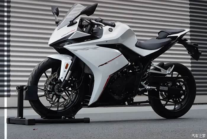 又出一款"强力"仿赛:凯越刺鸟,转速破万_摩托车论坛_汽车之家论坛