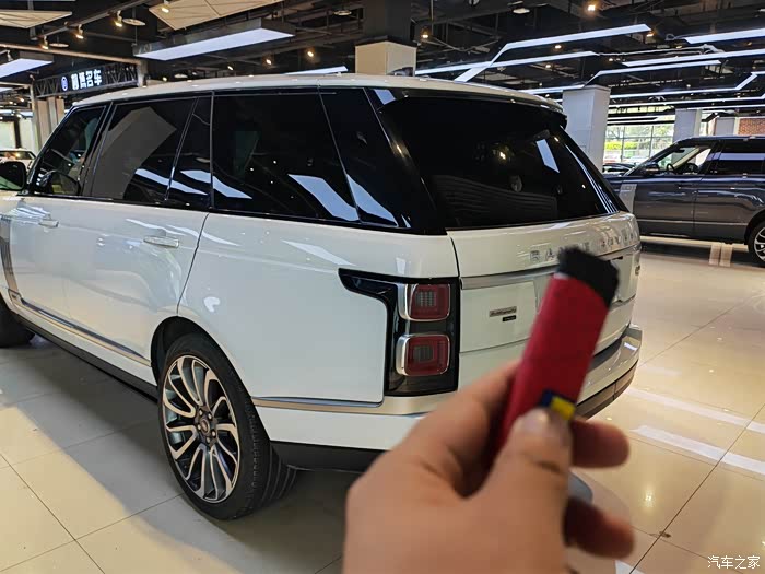 22年上牌路虎揽胜行政尊崇创世加长版 便宜出