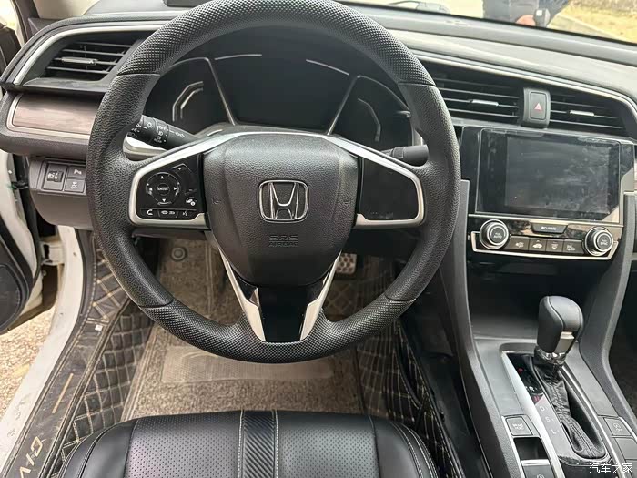 卖台19年年底燃动版思域一直4s店保养36万公里