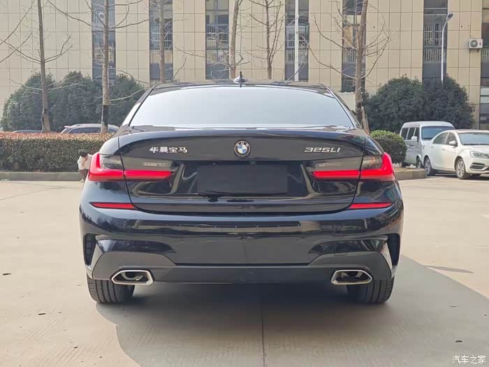 新到宝马325lim运动套装