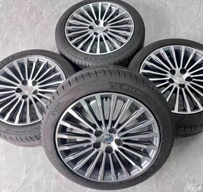 18寸丰田皇冠运动版轮毂精品一套喜欢的来