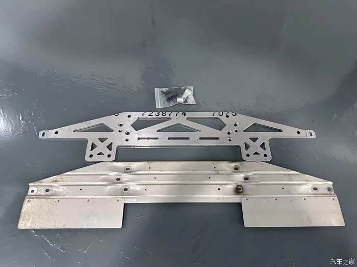 【图】宝马5系g30下护板加强件 整套底盘件_车生活论坛_汽车之家论坛