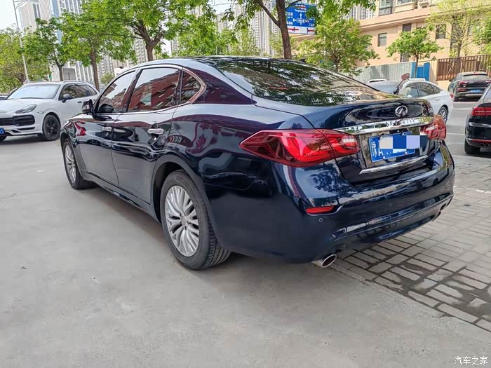 18年8月英菲尼迪q70l25悦享版一手八万公里原版原漆