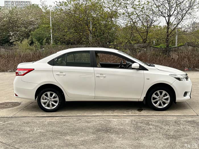 15年8月丰田威驰15自波年审保险同步无事故无