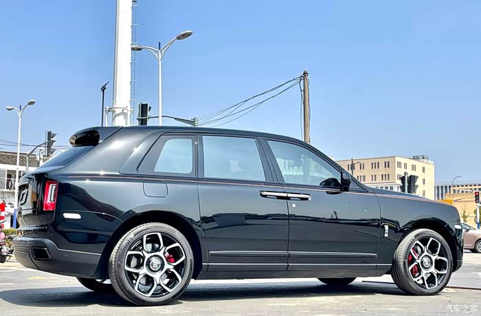 劳斯莱斯库里南bb 21年4月上牌, 安全行驶1万8千公里!