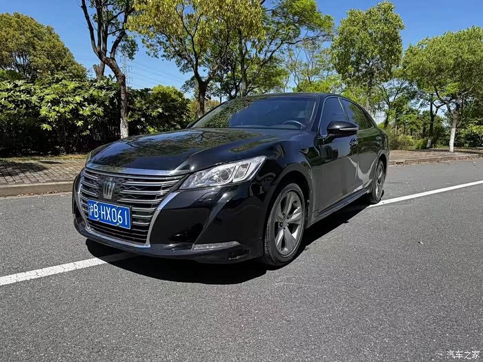 16年11月,丰田皇冠 15款 2.0t 时尚版, 行驶2.