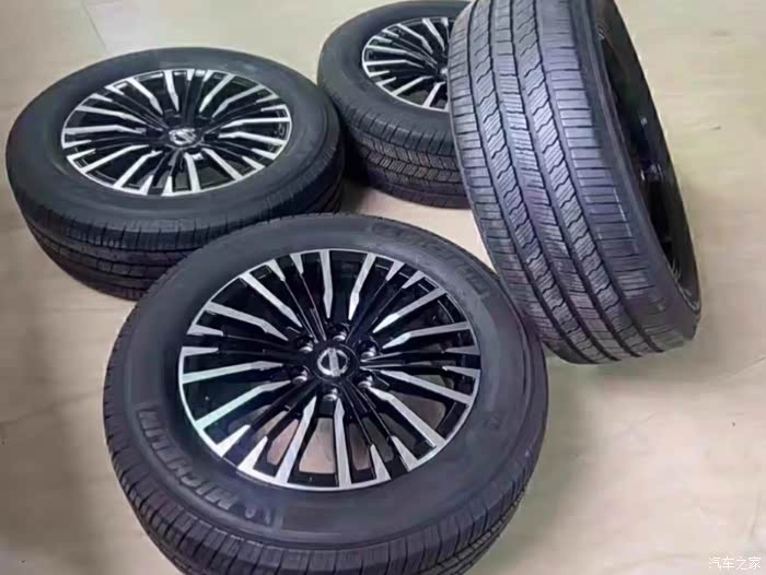 出一套20寸日产途乐轮毂轮胎