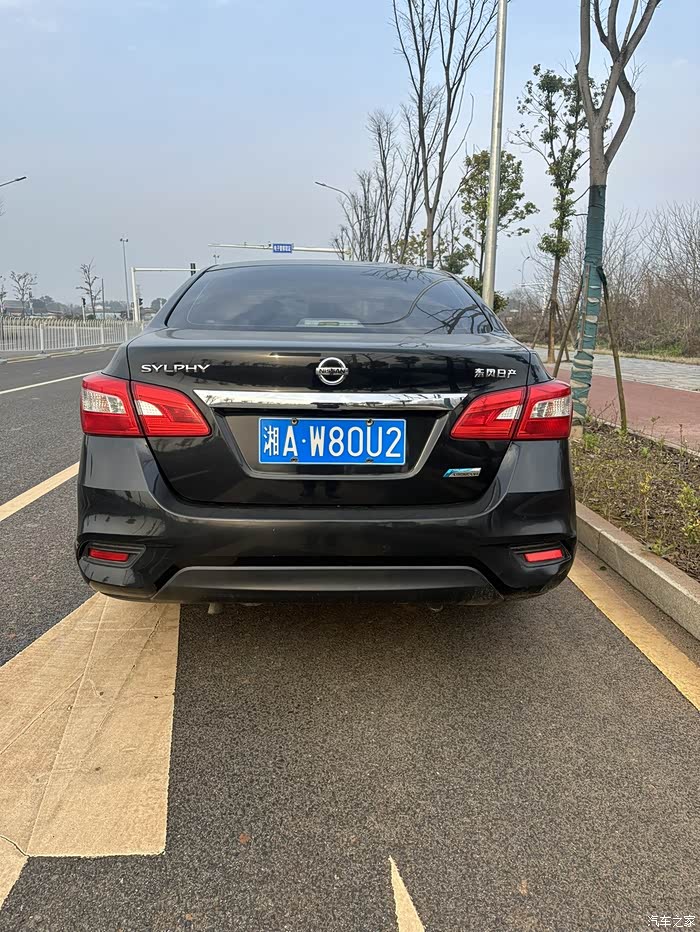 19款轩逸次顶配有无钥匙进入启动现在还值多少钱当年头脑发