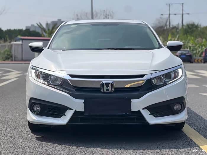 出一台思域17年8月上牌15t豪华版价格798