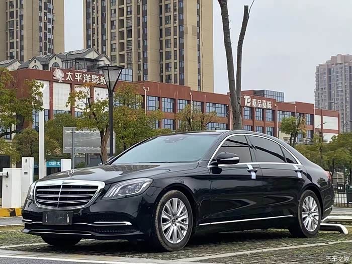 到店19年奔驰s320l,车况精品,查博士s级,全款仅需4x