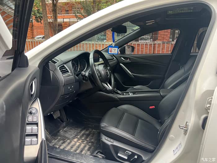 18年马自达阿特兹25排量尊崇版高配带抬头显示bos