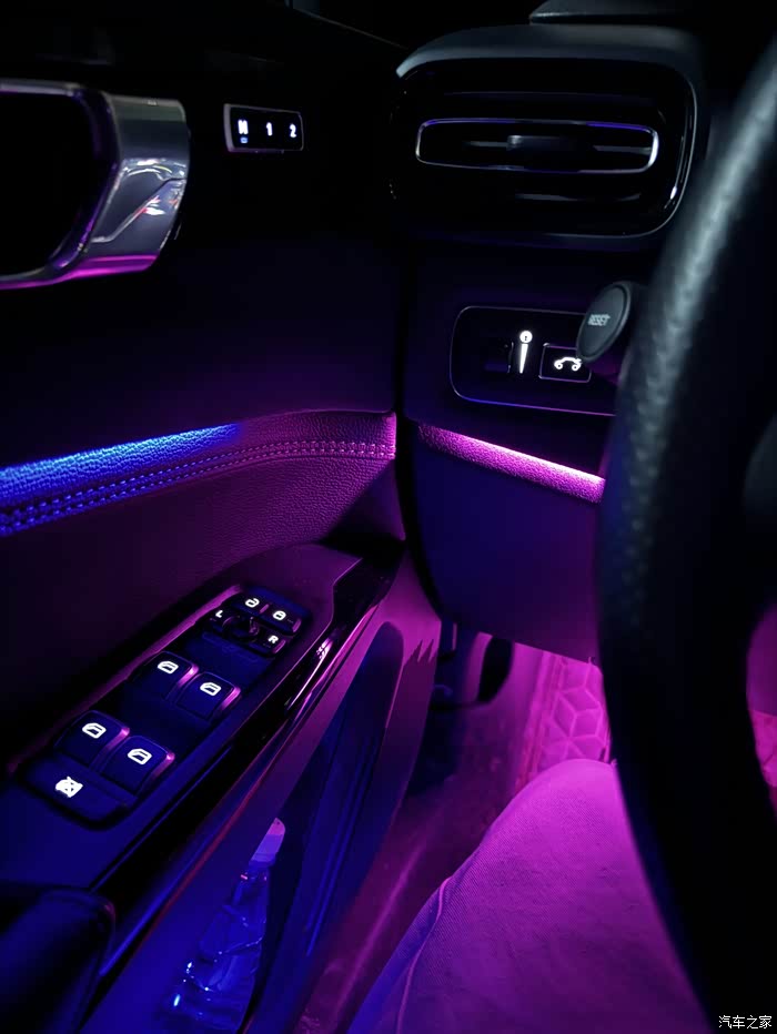 2w公里,及时是老款03内饰放在现在也是能打的吧(氛围灯自己改的,car