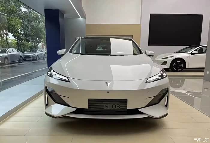 体验一下深蓝sl03荣耀版有啥变化