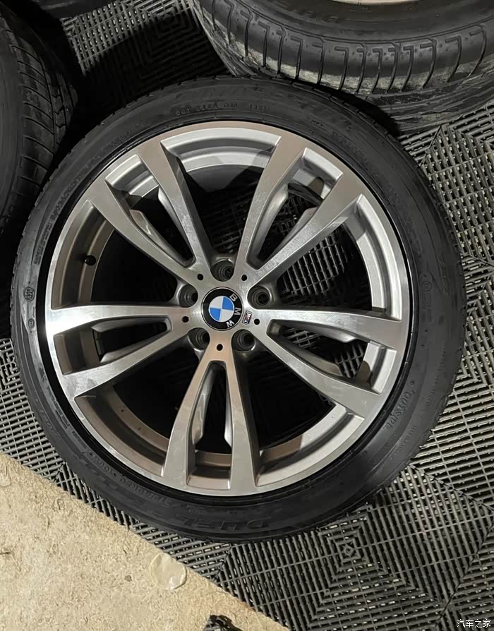20寸宝马x5x6轮毂轮胎精品套件感兴趣的可以来