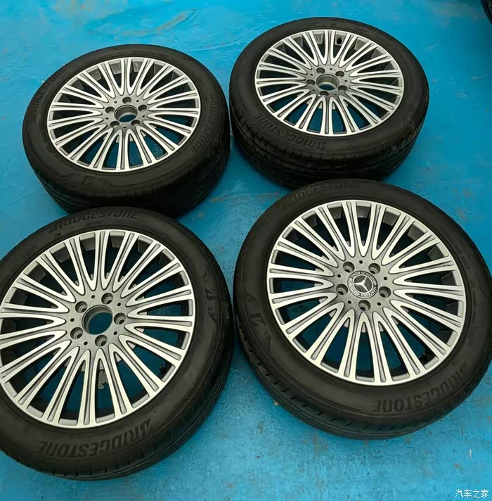 奔驰e300十八寸多条福轮毂精品套件有兴趣的来