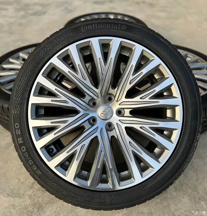奥迪a8原厂轮毂轮胎精品套件有兴趣的来