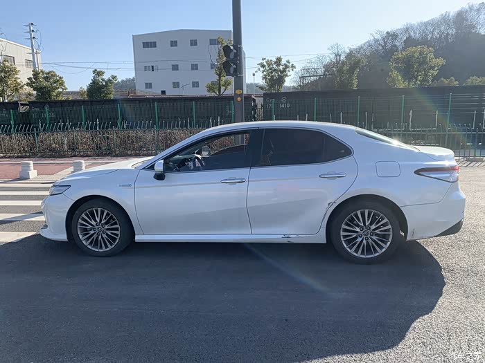 出八代2018款凯美瑞双擎25豪华版请版主高抬贵手真实