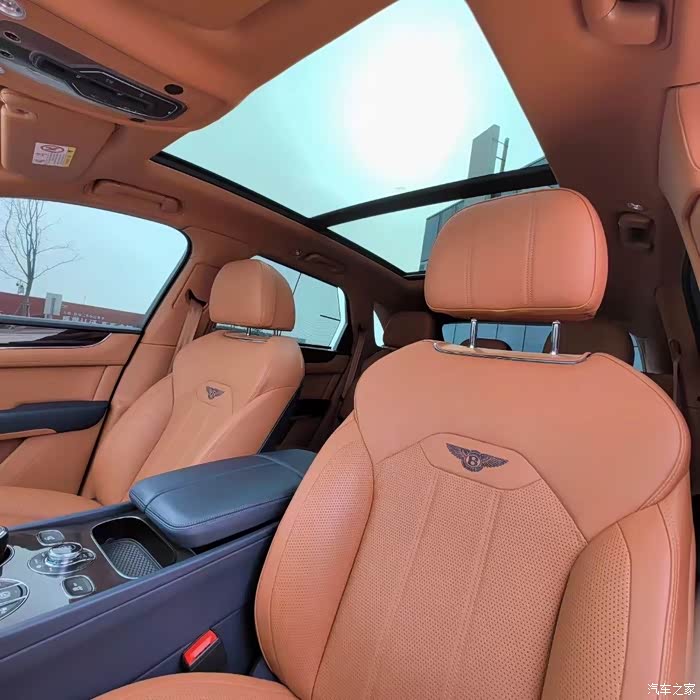 宾利添越2021款40tv821年上牌49万